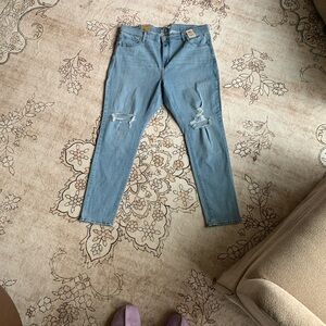 Women's Levi’s Light Blue 721 High Rise Jeans NWT